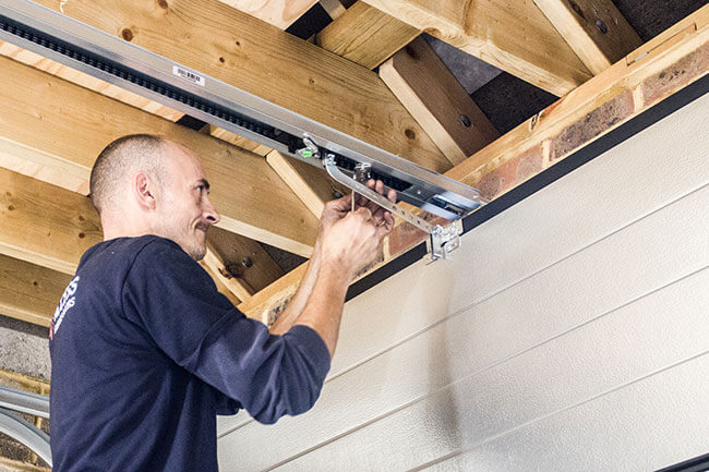 You are currently viewing Garage Door Opener Installation Cost Guide: What Homeowners Should Expect to Pay